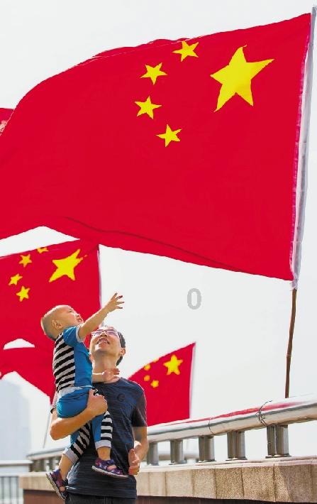鹿晗录制吃播:暗黑冷面,哭着也要吃完