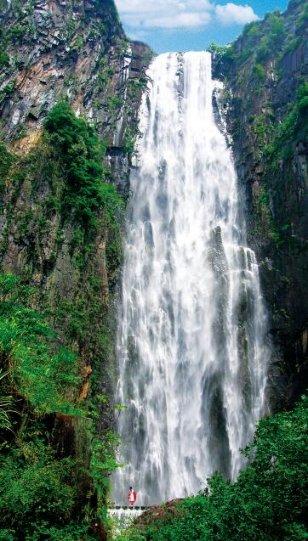 云南滑坡救援现场 多部雷达实时监测山体位移