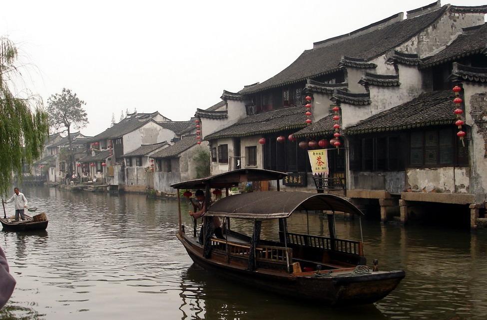 镇远：迎春节备灯会 群众扎龙灯忙